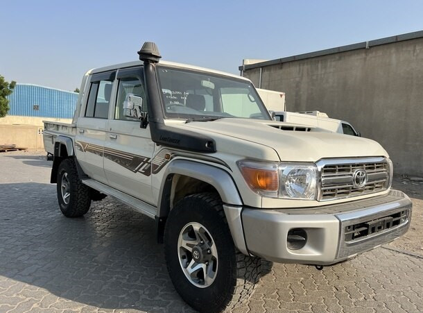 2020-toyota-land-cruiser-pickup-big-0