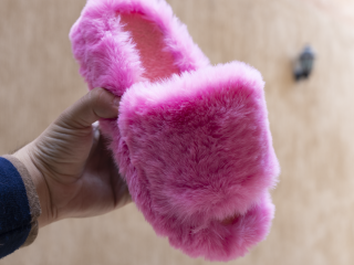 slippers-slybr-shyk-gda-kalb-mthbot-tlbys-mryh-gda-mbtn-fro-baloan-zahyh-gda-otrndy